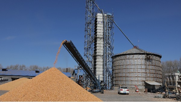 烘糧1萬噸成本僅24萬，秸稈打捆直燃熱風爐為農(nóng)戶增收